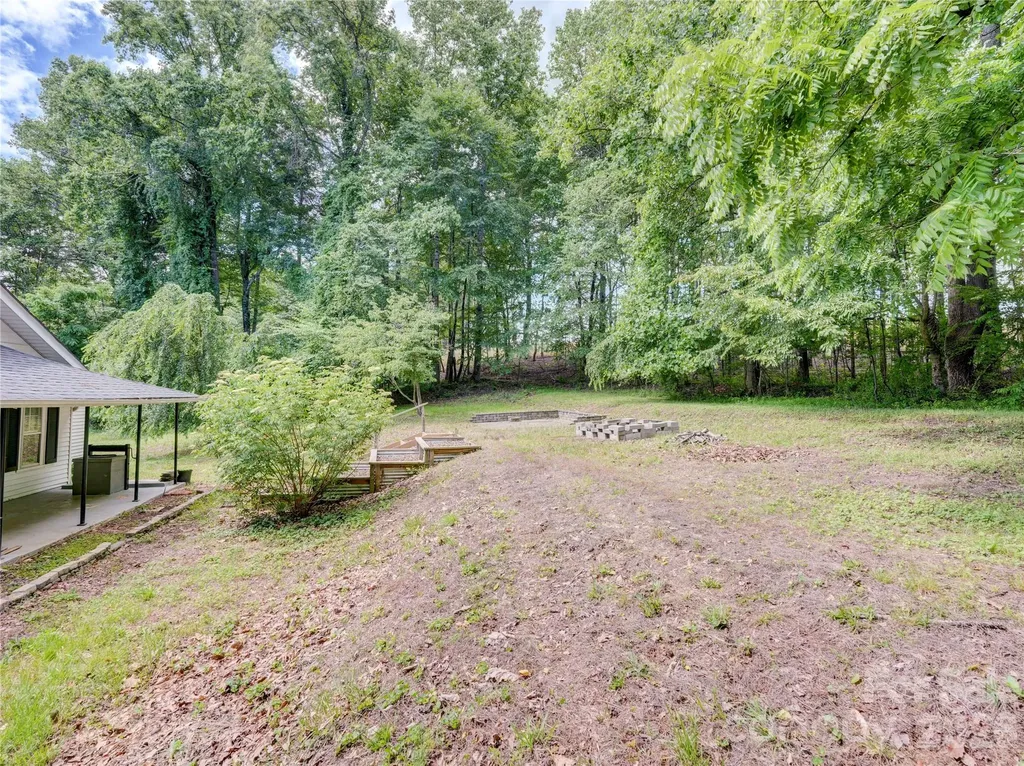 7049 Austin Little Mountain Road Elkin NC 28621