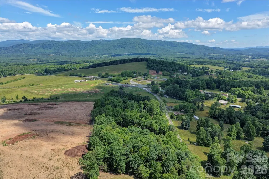 7049 Austin Little Mountain Road Elkin NC 28621