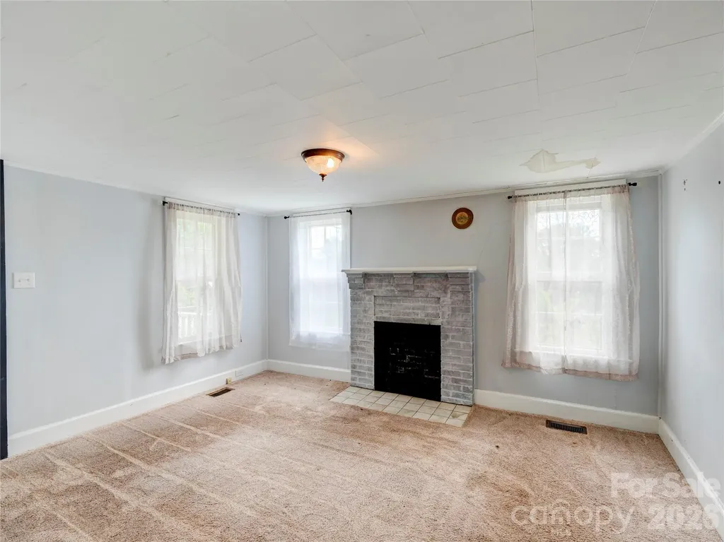 7049 Austin Little Mountain Road Elkin NC 28621