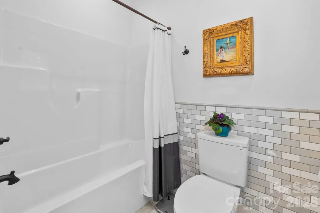 142 Highland Cove West Jefferson NC 28694