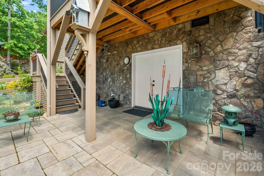 142 Highland Cove West Jefferson NC 28694