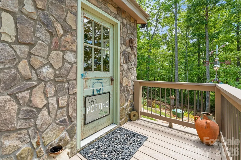 142 Highland Cove West Jefferson NC 28694