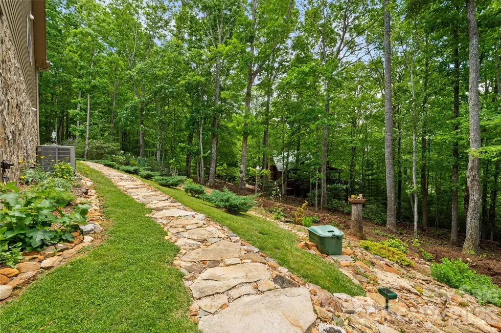 142 Highland Cove West Jefferson NC 28694
