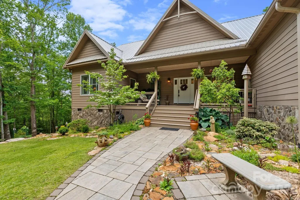 142 Highland Cove West Jefferson NC 28694