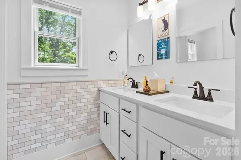 142 Highland Cove West Jefferson NC 28694
