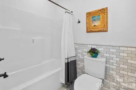 142 Highland Cove West Jefferson NC 28694