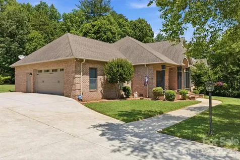 1705 29th Avenue Place NE Hickory NC 28601