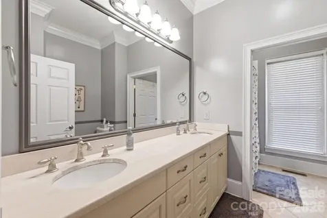 1705 29th Avenue Place NE Hickory NC 28601