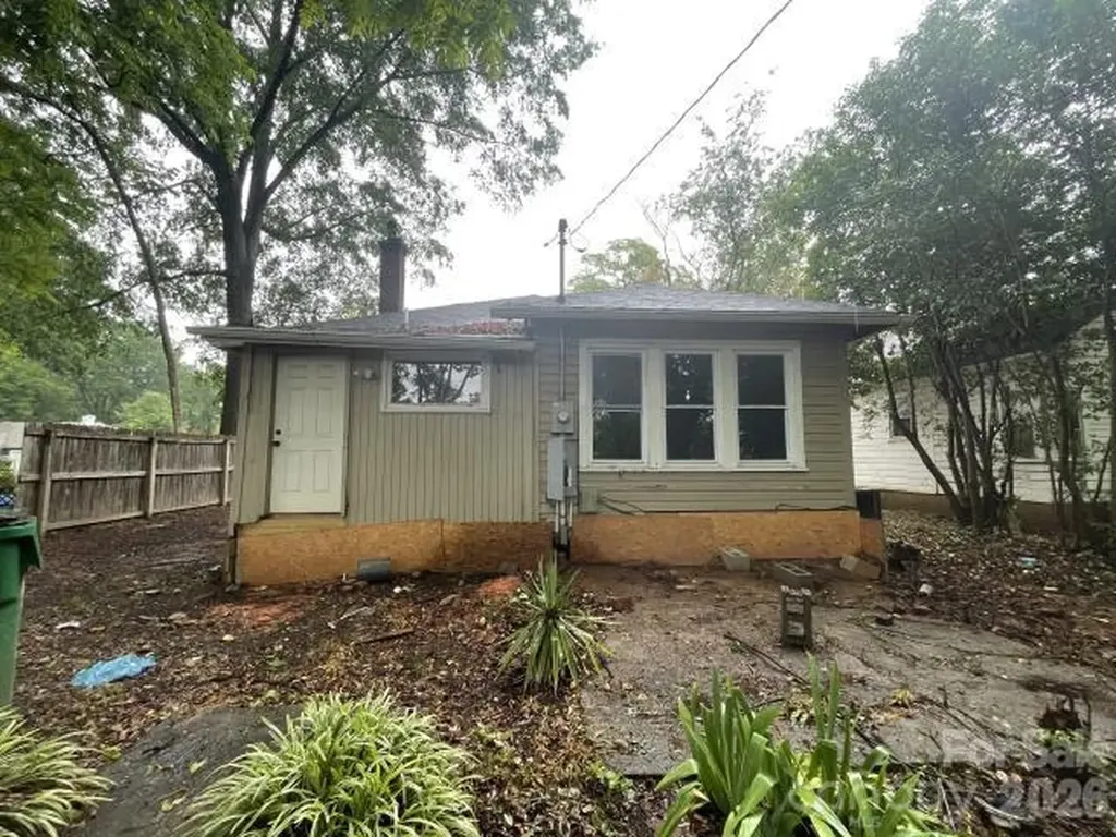 2616 Holton Avenue Charlotte NC 28208