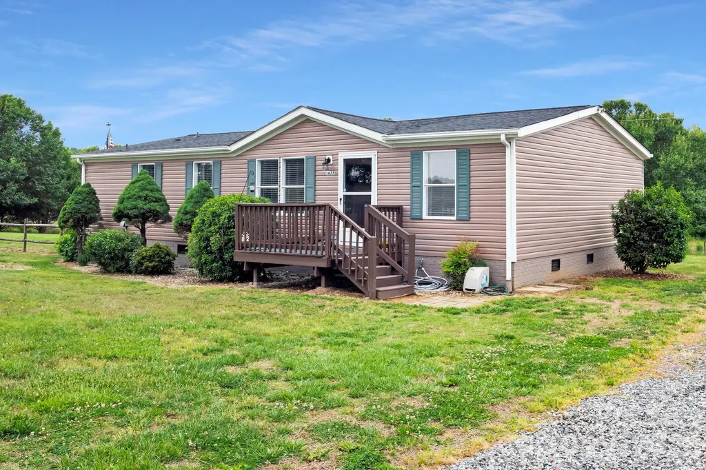 1677 Jennings Road Olin NC 28660