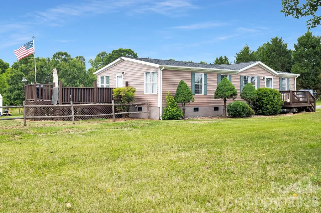 1677 Jennings Road Olin NC 28660