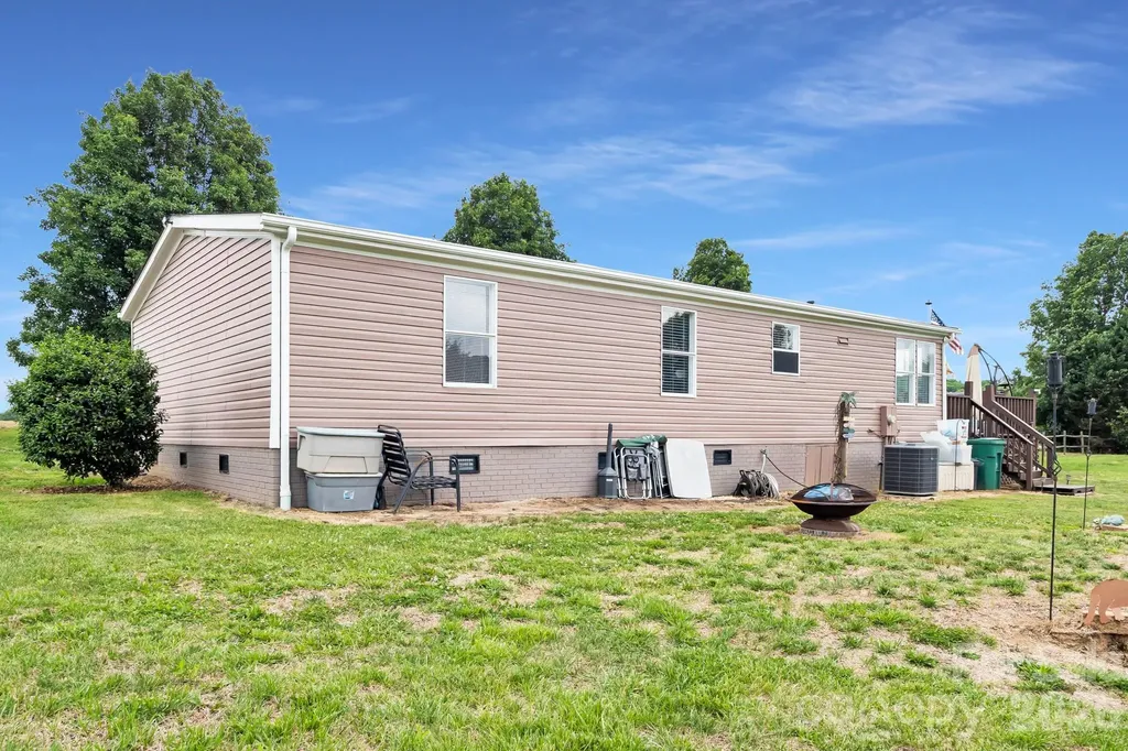 1677 Jennings Road Olin NC 28660