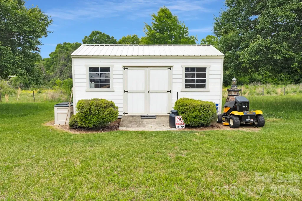 1677 Jennings Road Olin NC 28660