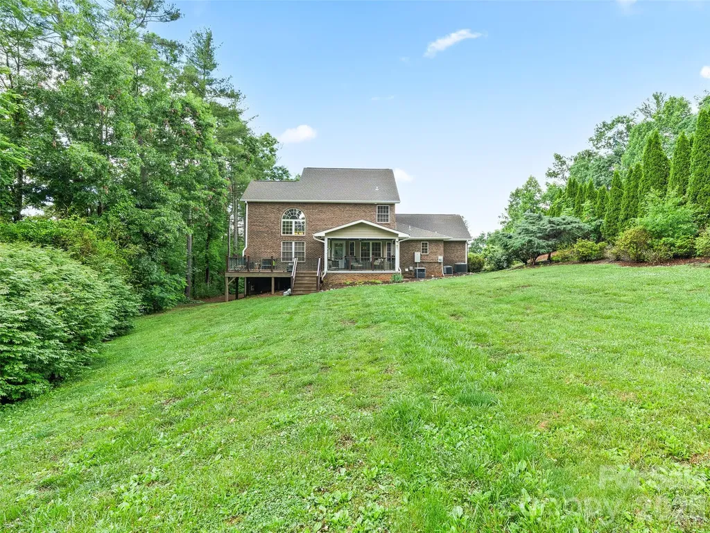 40 Hope Road Weaverville NC 28787