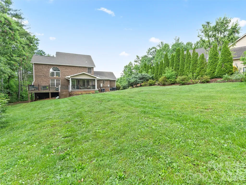 40 Hope Road Weaverville NC 28787