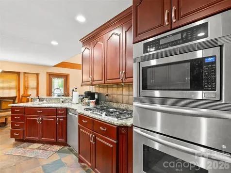 40 Hope Road Weaverville NC 28787