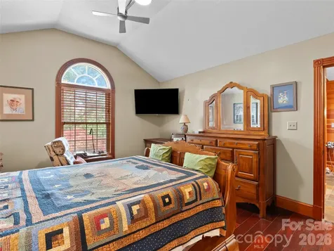 40 Hope Road Weaverville NC 28787