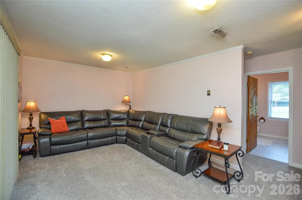 518 Vinecrest Drive Matthews NC 28105