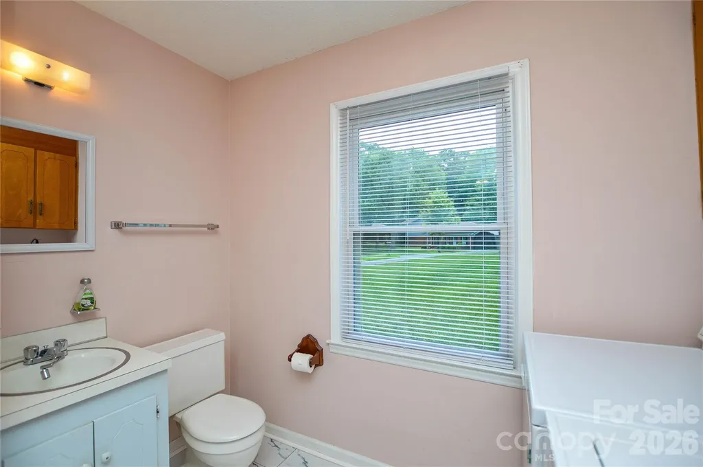 518 Vinecrest Drive Matthews NC 28105