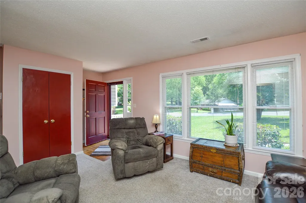 518 Vinecrest Drive Matthews NC 28105