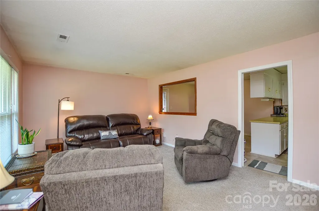 518 Vinecrest Drive Matthews NC 28105