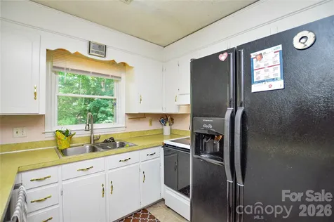 518 Vinecrest Drive Matthews NC 28105