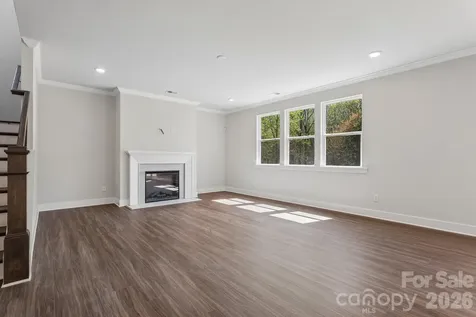 208 E Warfield Drive Mooresville NC 28115