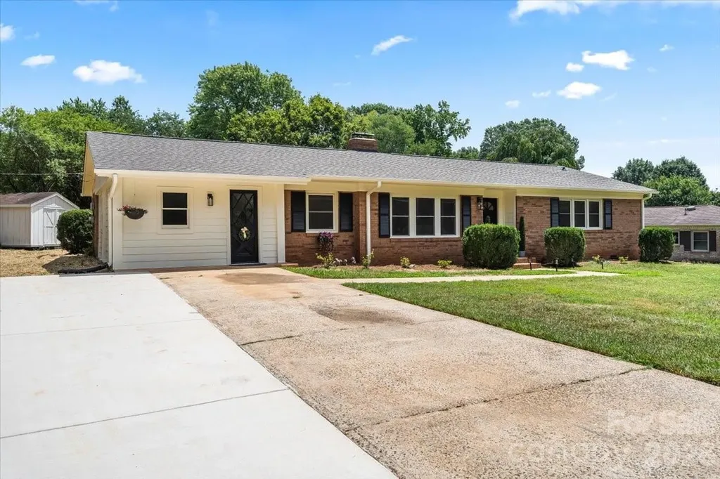 1614 Kenmore Drive Statesville NC 28625