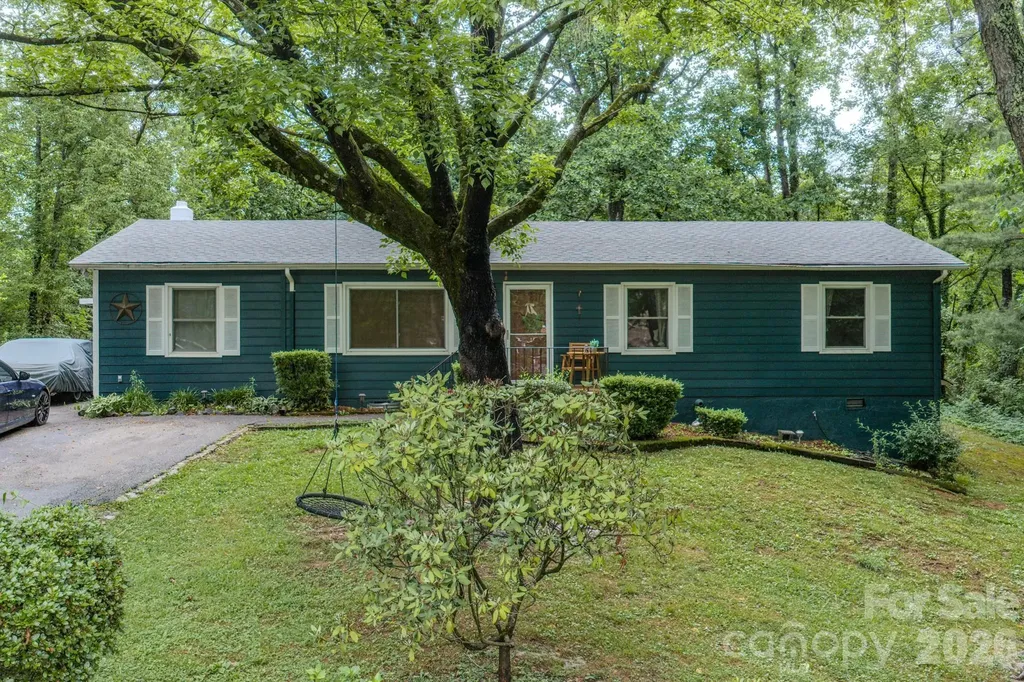 112 Amelia Drive Hendersonville NC 28792