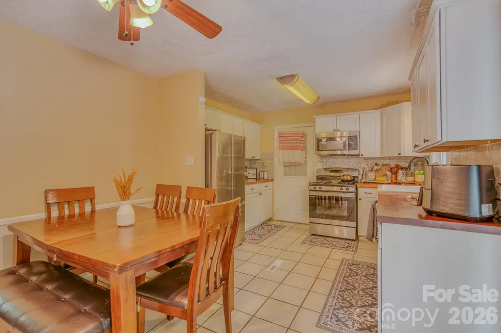 112 Amelia Drive Hendersonville NC 28792