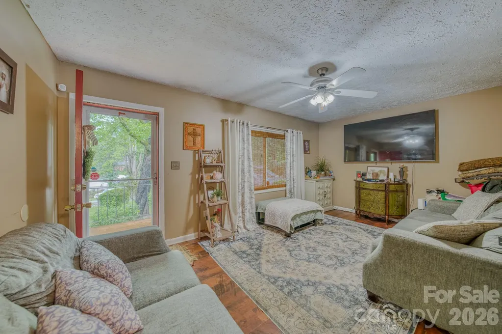 112 Amelia Drive Hendersonville NC 28792