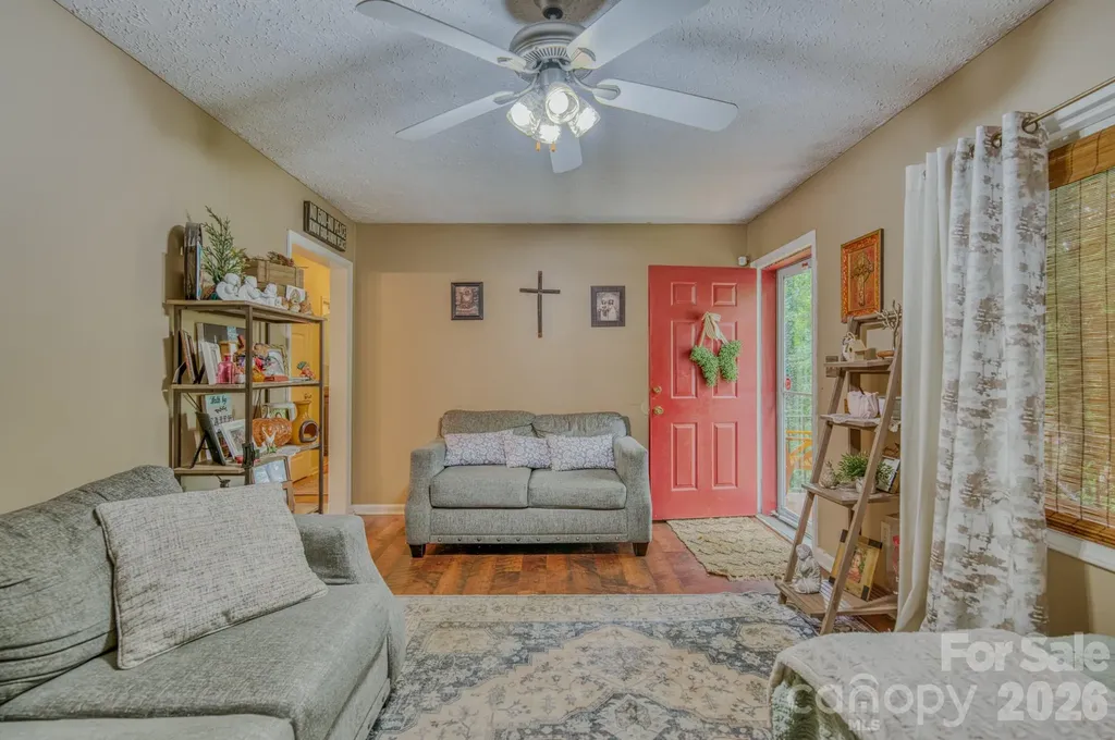 112 Amelia Drive Hendersonville NC 28792