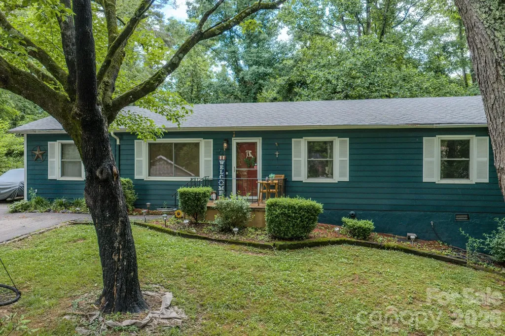 112 Amelia Drive Hendersonville NC 28792