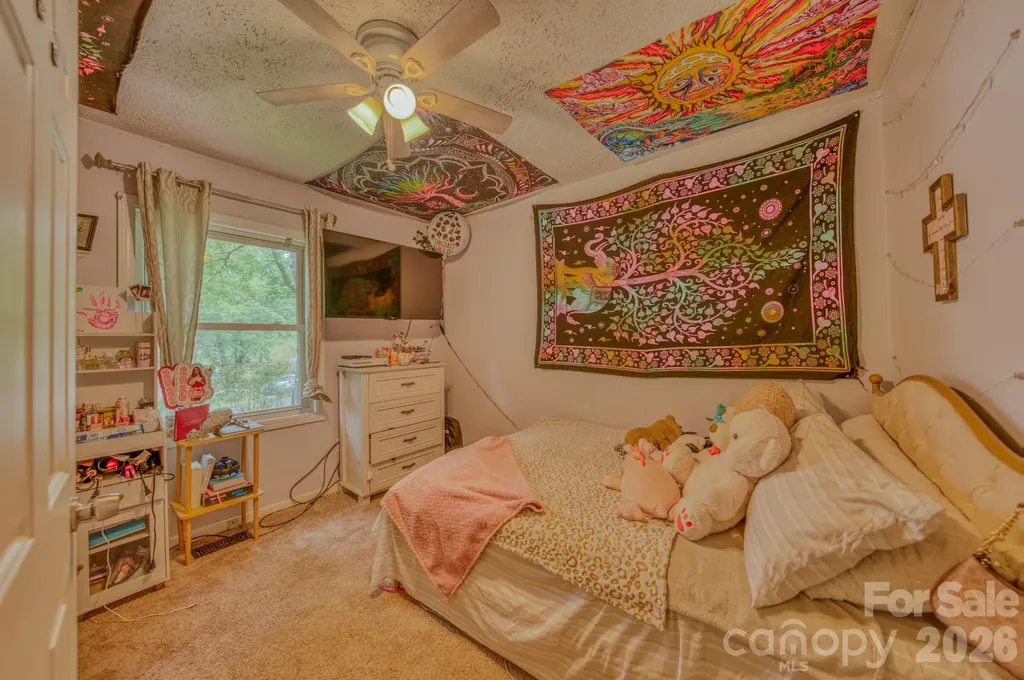 112 Amelia Drive Hendersonville NC 28792