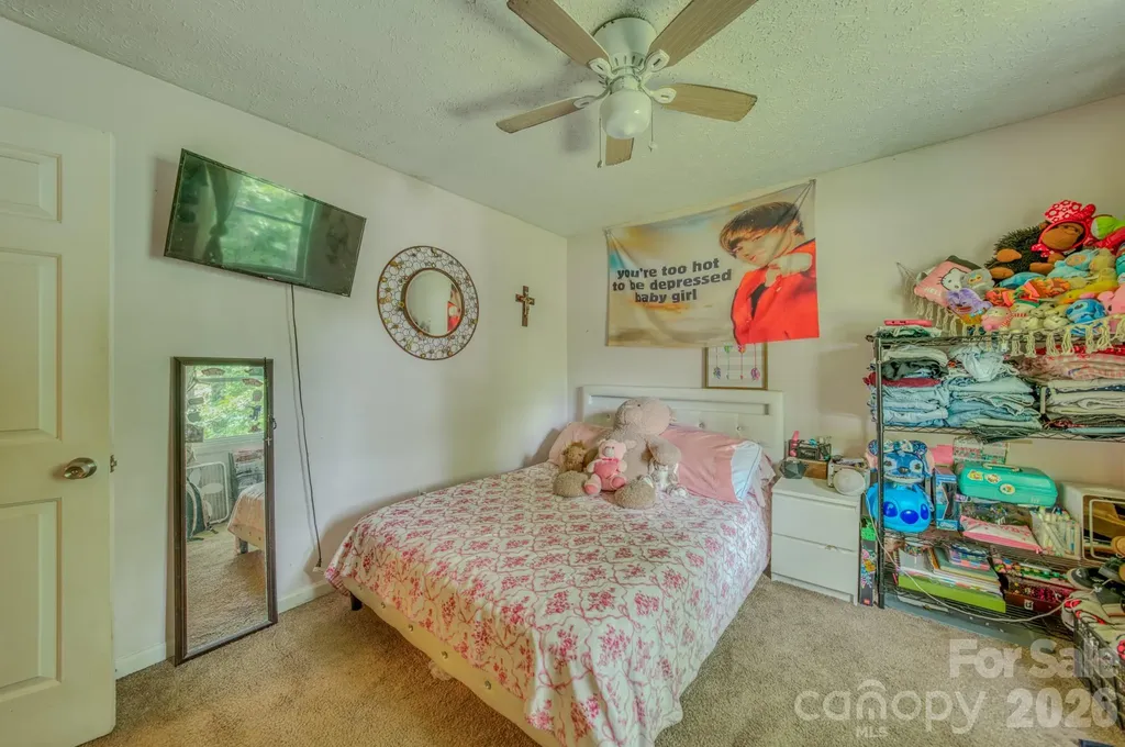 112 Amelia Drive Hendersonville NC 28792