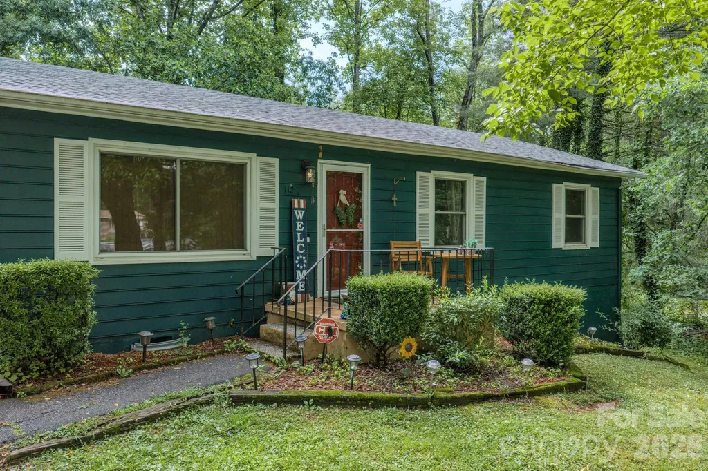 112 Amelia Drive Hendersonville NC 28792