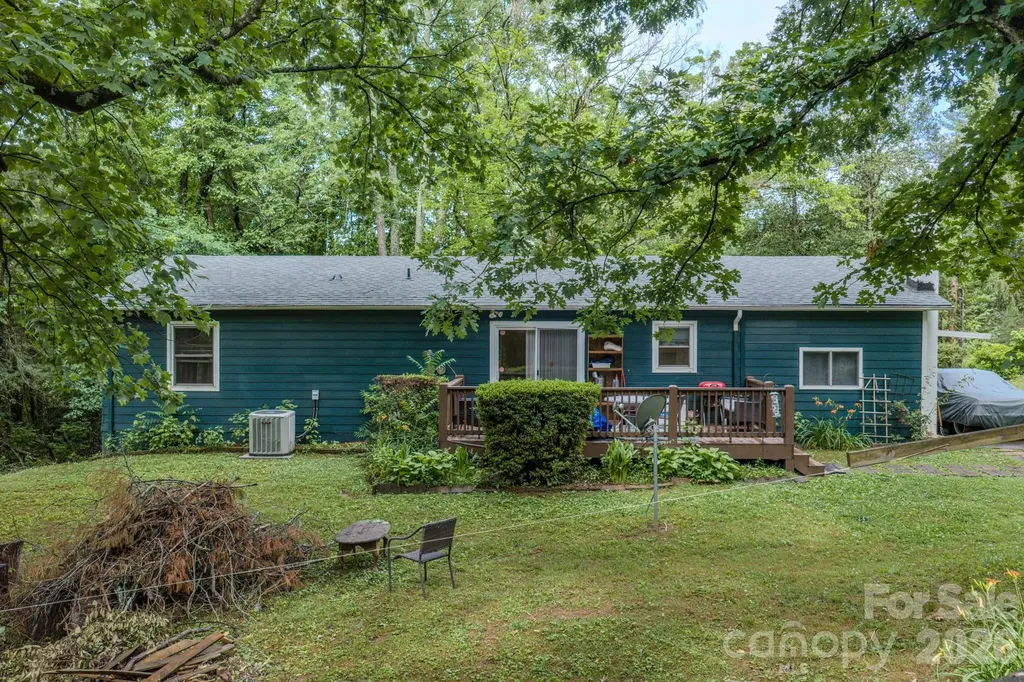 112 Amelia Drive Hendersonville NC 28792