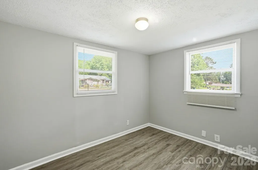 1120 Rita Avenue Statesville NC 28677