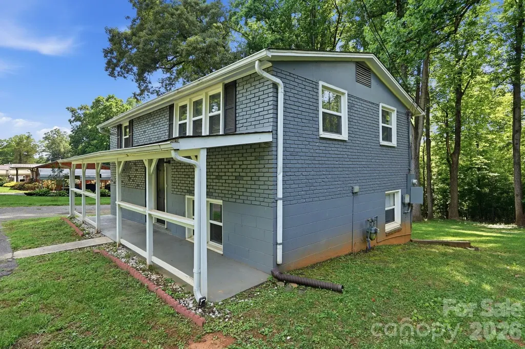 1120 Rita Avenue Statesville NC 28677