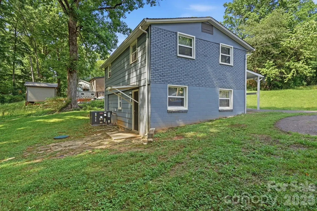 1120 Rita Avenue Statesville NC 28677