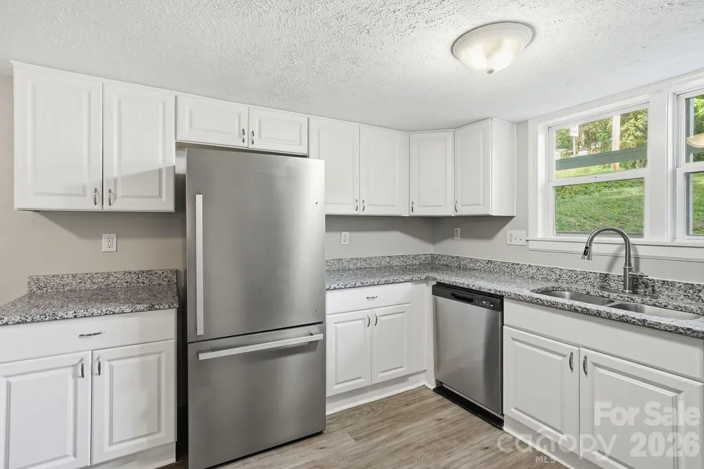 1120 Rita Avenue Statesville NC 28677