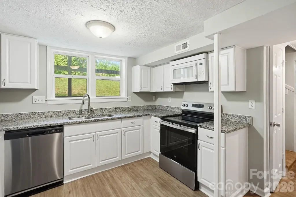 1120 Rita Avenue Statesville NC 28677