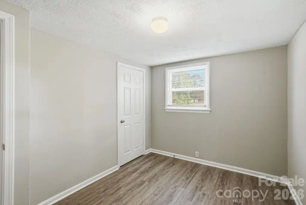1120 Rita Avenue Statesville NC 28677