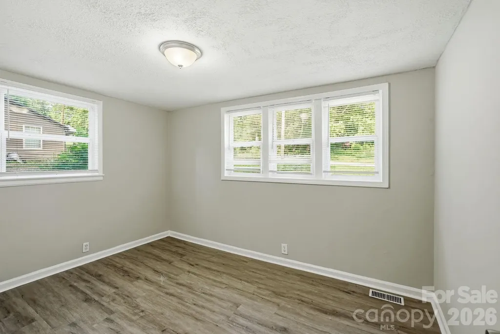 1120 Rita Avenue Statesville NC 28677