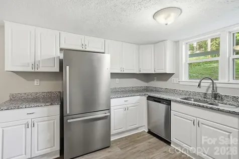 1120 Rita Avenue Statesville NC 28677
