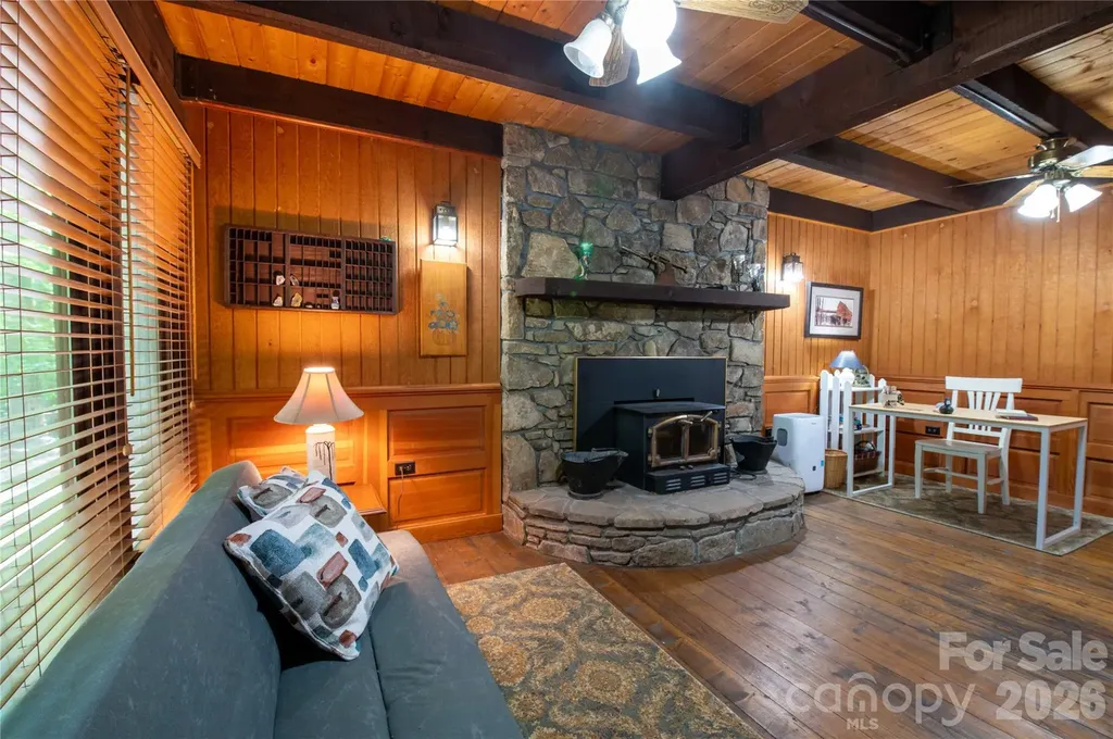 152 Middle Creek Cove Burnsville NC 28714