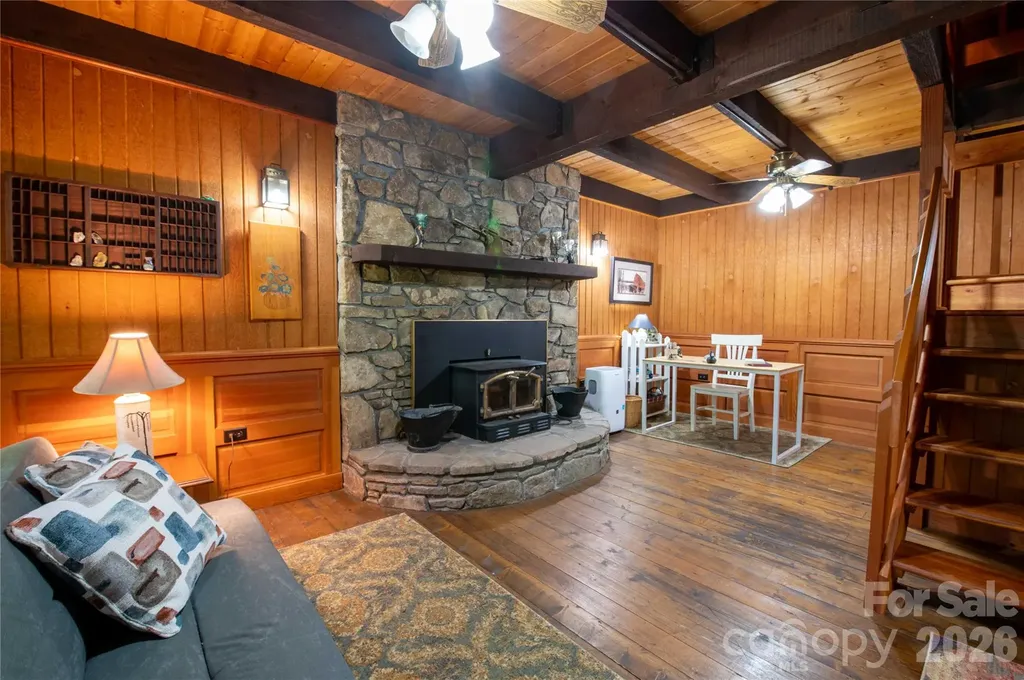 152 Middle Creek Cove Burnsville NC 28714