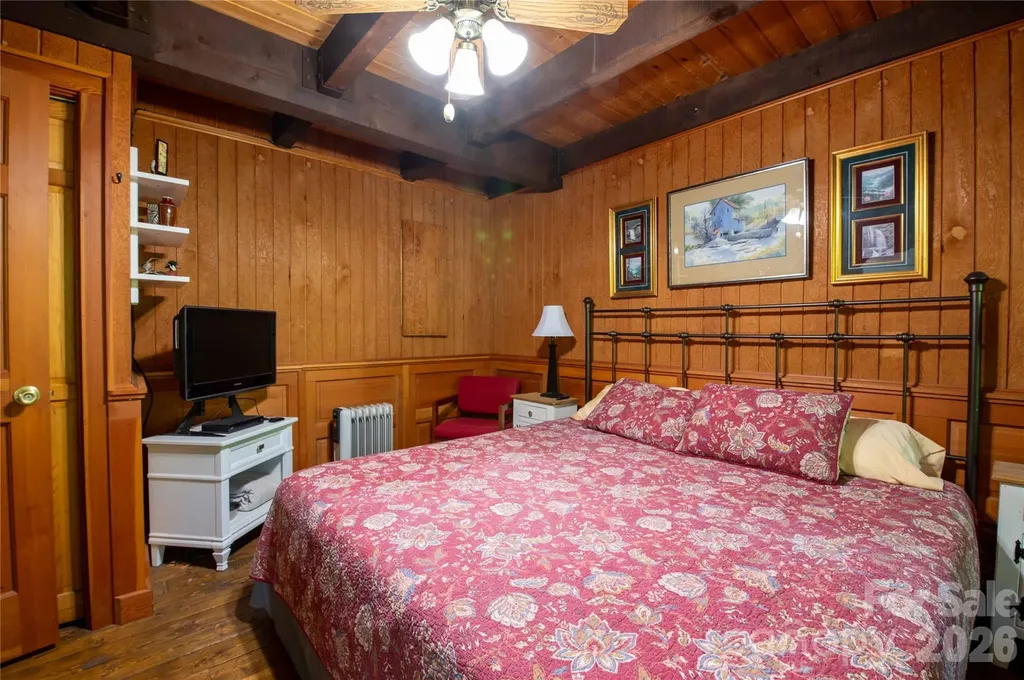 152 Middle Creek Cove Burnsville NC 28714