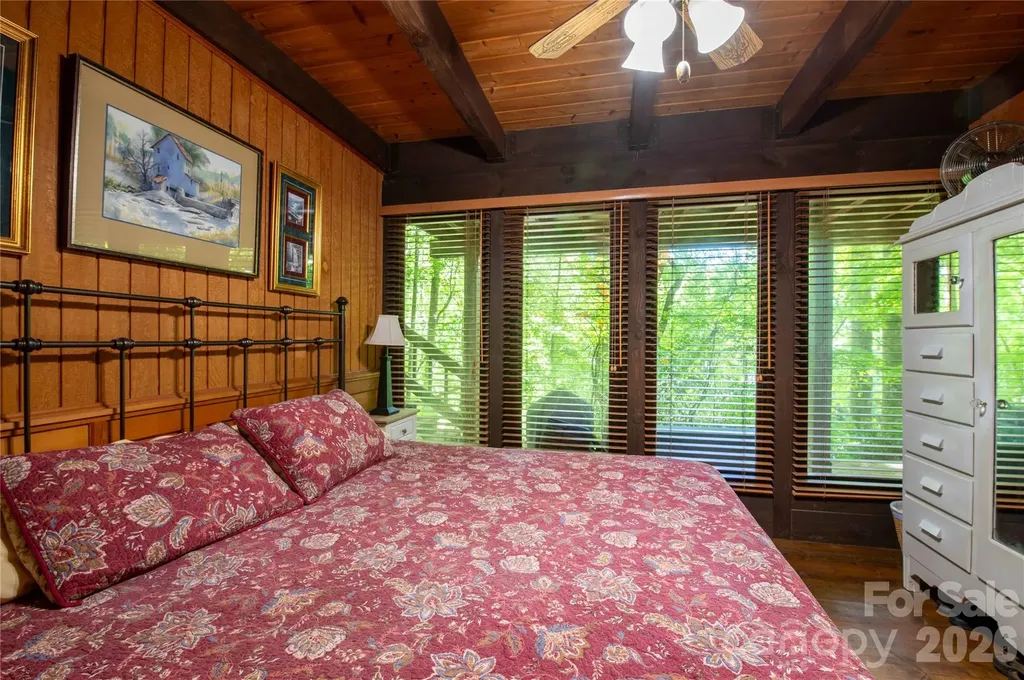 152 Middle Creek Cove Burnsville NC 28714
