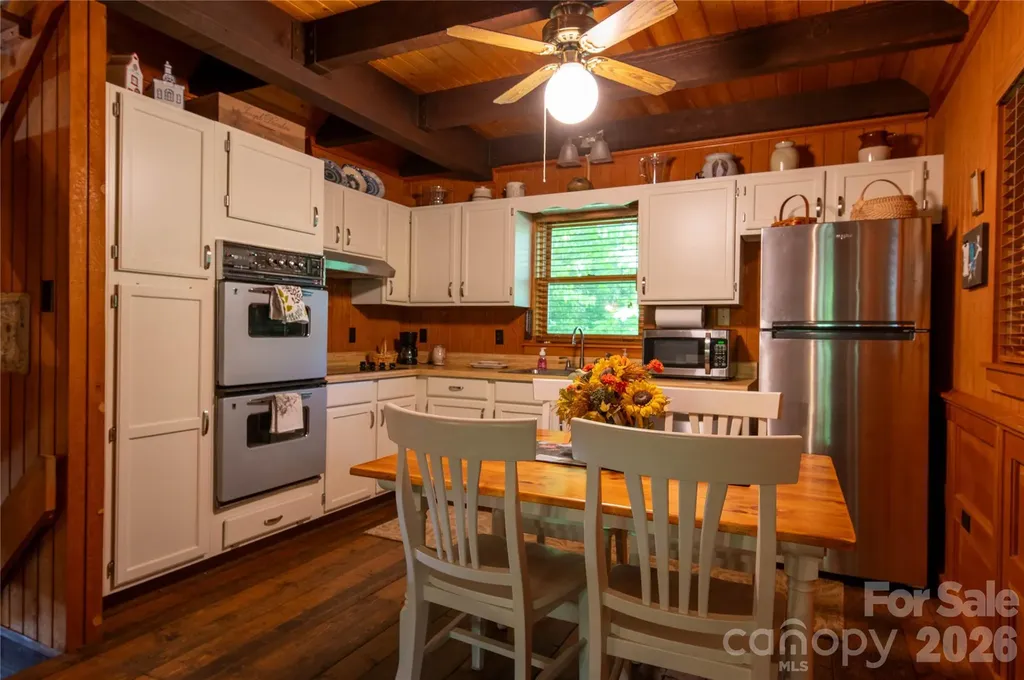 152 Middle Creek Cove Burnsville NC 28714